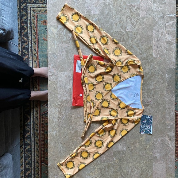 Kortni Jeane youth wrap top rash guard - Picture 2 of 2